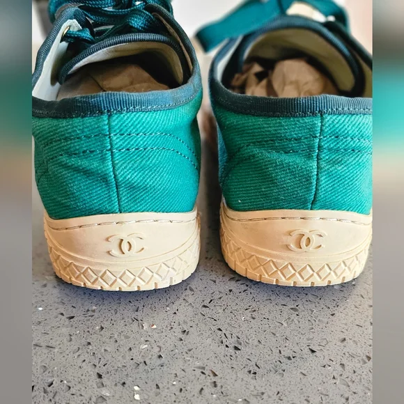 Chanel Sneaker Made In Italy💚 - Picture 4 of 17